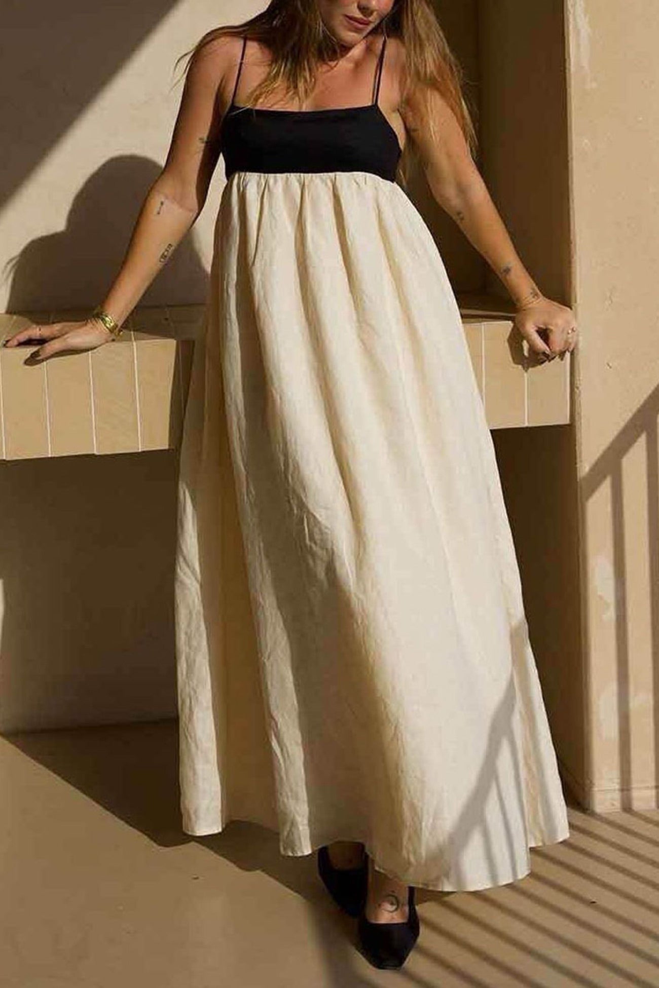 Effortlessly Elegant Dress with a Timeless Design
