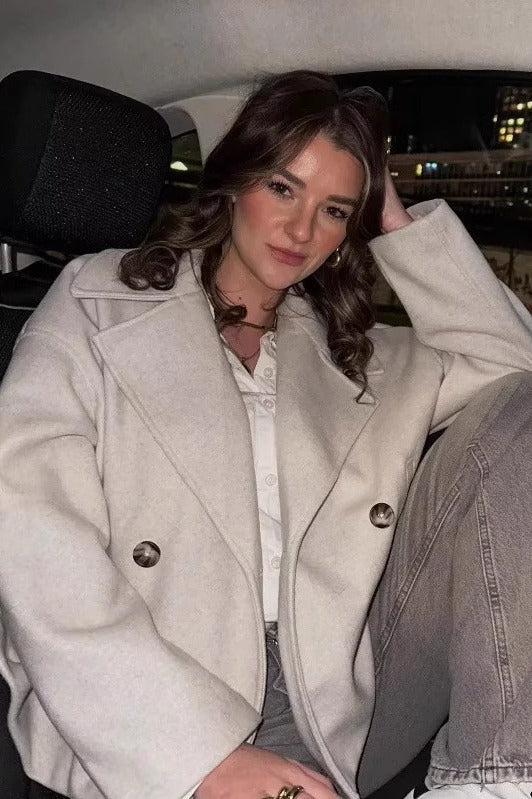 Gracefully Styled Jacket for Any Occasion