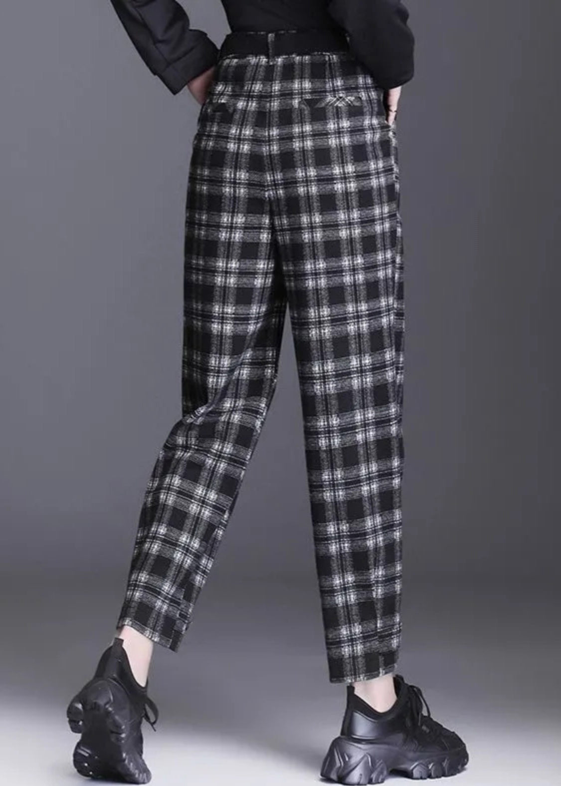 Beautifully Finished Pants in a Timeless Design