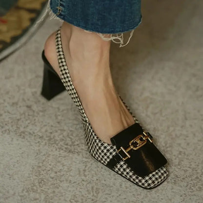 Effortlessly Elegant Sandals with a Timeless Design