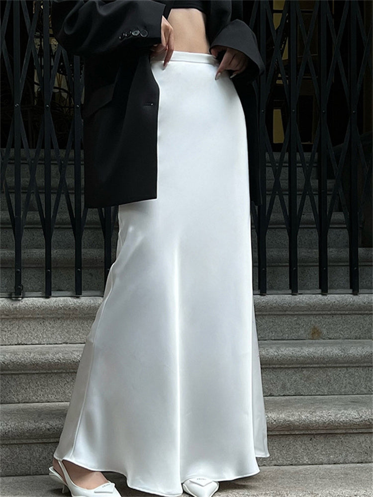 Effortlessly Elegant Garment with a Timeless Design