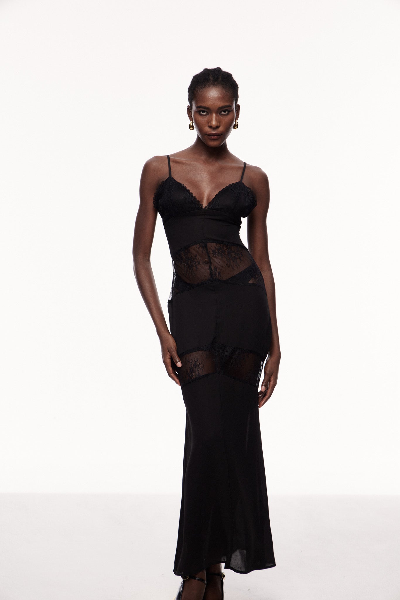 Beautifully Crafted Dress in a Classic Style