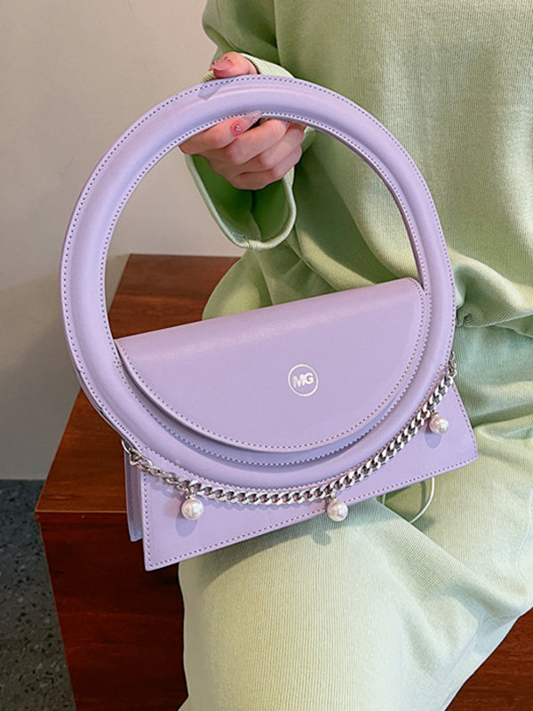 Well Tailored Bag with a Graceful Silhouette