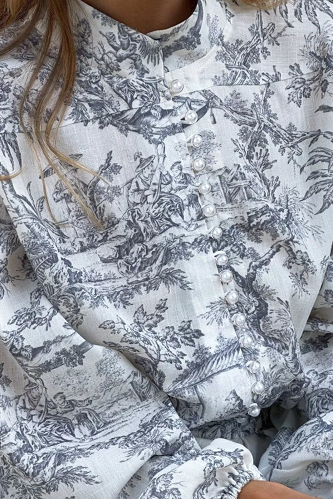 Beautifully Crafted Dress in a Classic Style