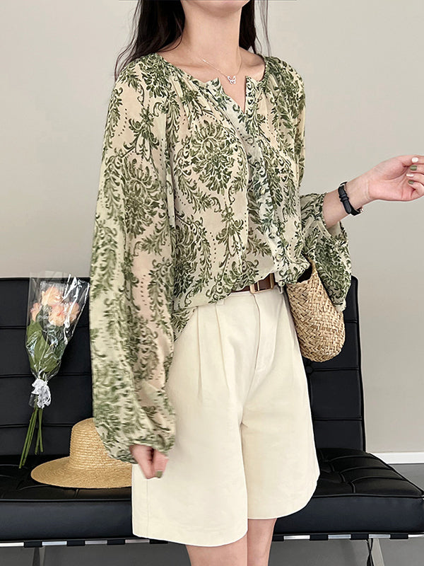 Classic Vintage & Enduringly Stylish Blouse