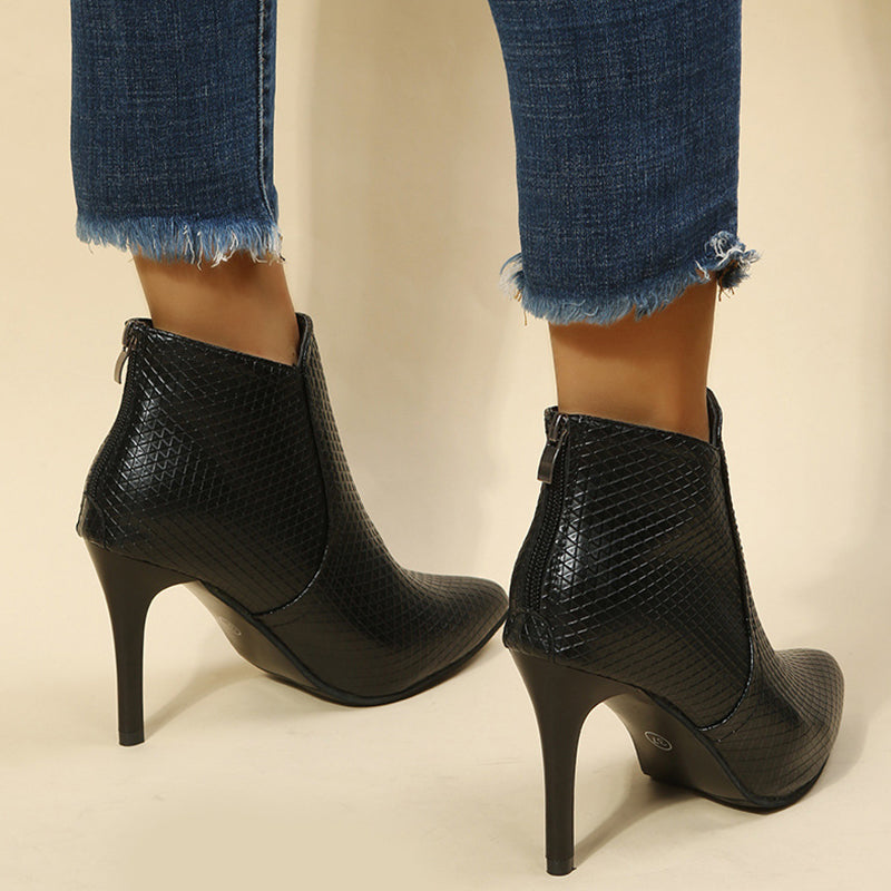 Elegantly Styled Shoes for Everyday Wear