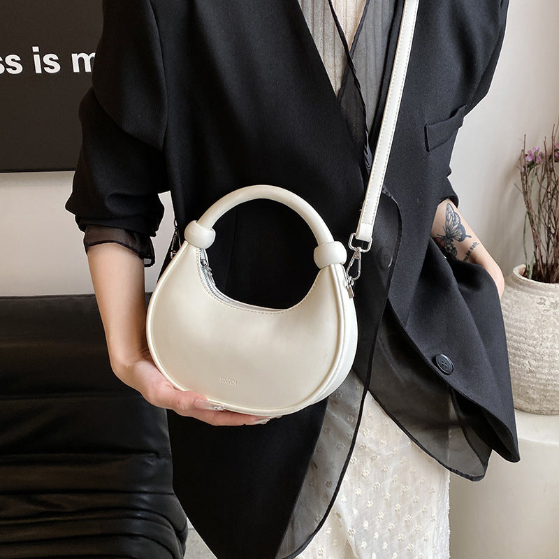 Effortlessly Elegant Bag with a Timeless Design