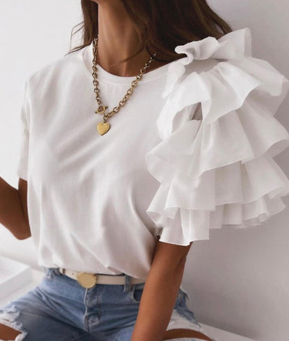 Effortlessly Elegant Blouse with a Timeless Design