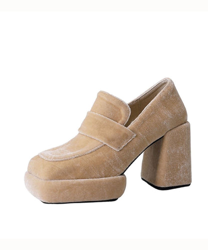 A Vintage Style Heels with Delicate Timeless Details