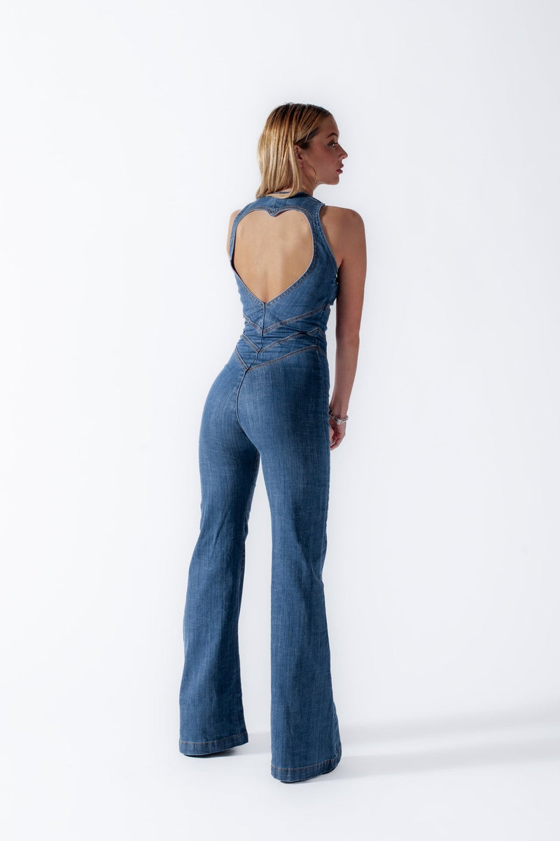 Beautifully Finished Garment in a Timeless Design