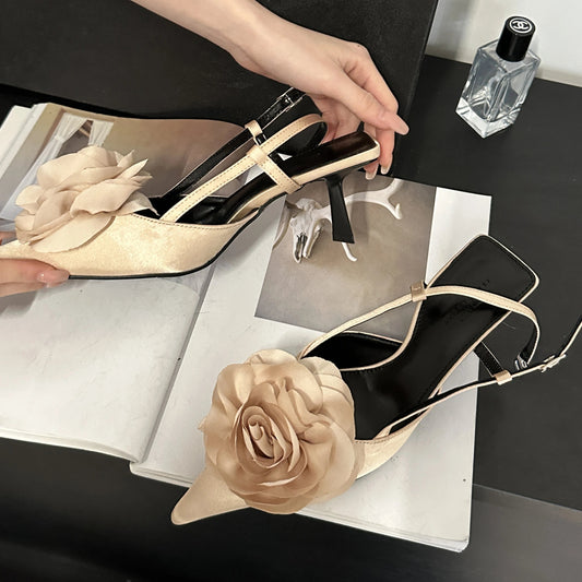 Effortlessly Elegant Heels with a Timeless Design