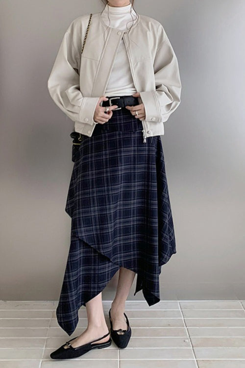 Sophisticated Garment with a Clean Classic Look