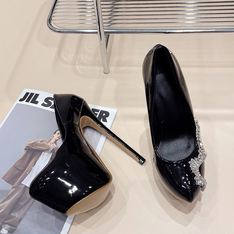 Well Tailored Shoes with a Graceful Silhouette
