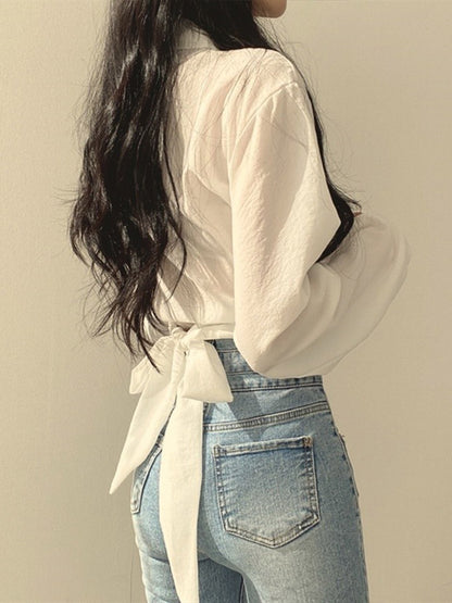 Well Tailored Blouse with a Graceful Silhouette