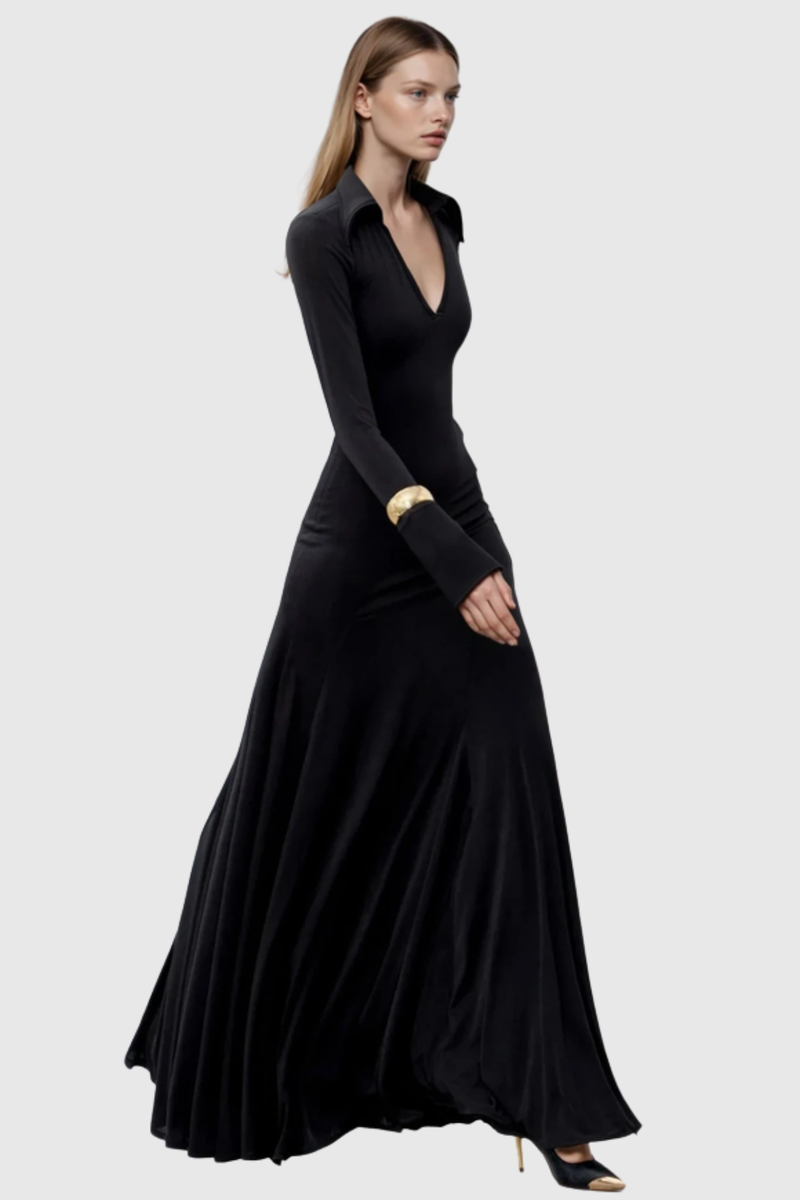 Beautifully Finished Dress in a Timeless Design