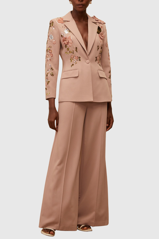 Well Tailored Trousers with a Graceful Silhouette