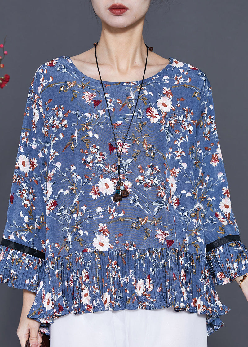 Classic Vintage Blouse with a Flattering Fit