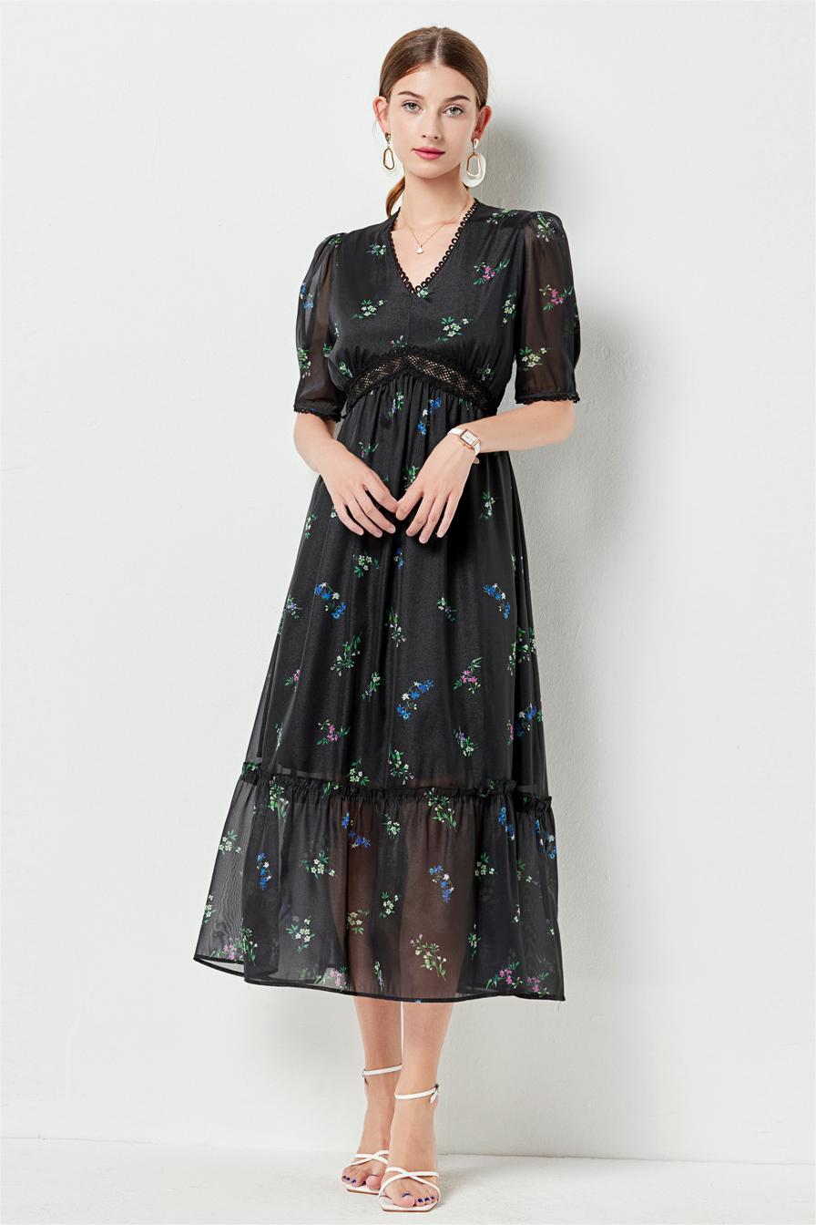 Sophisticated Dress with a Clean Classic Look