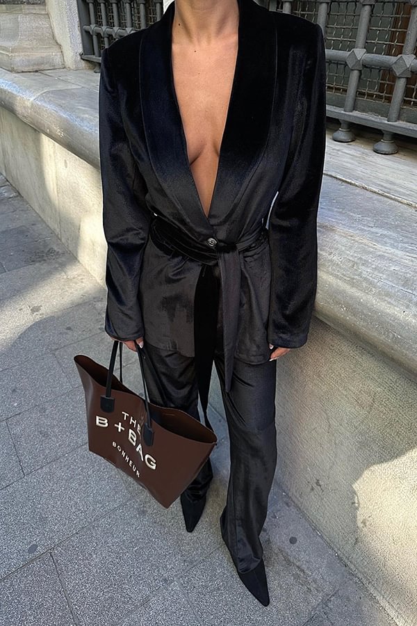 Elegantly Styled Pants for Everyday Wear