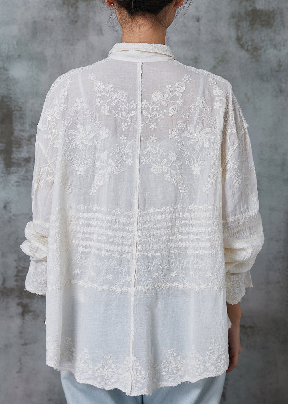 Beautifully Crafted Blouse in a Classic Style