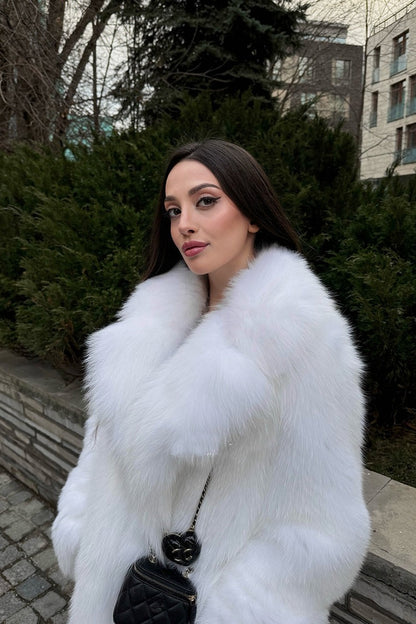 Effortlessly Elegant Coat with a Timeless Design