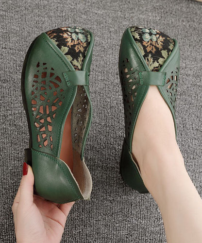 Effortlessly Elegant Shoes with a Timeless Design