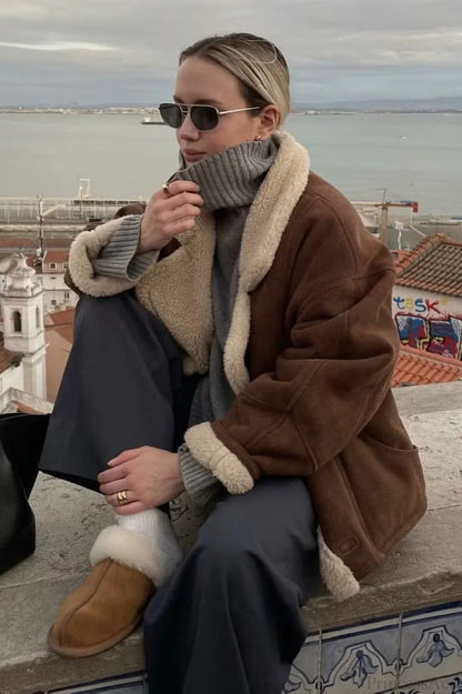 Well Tailored Coat with a Graceful Silhouette