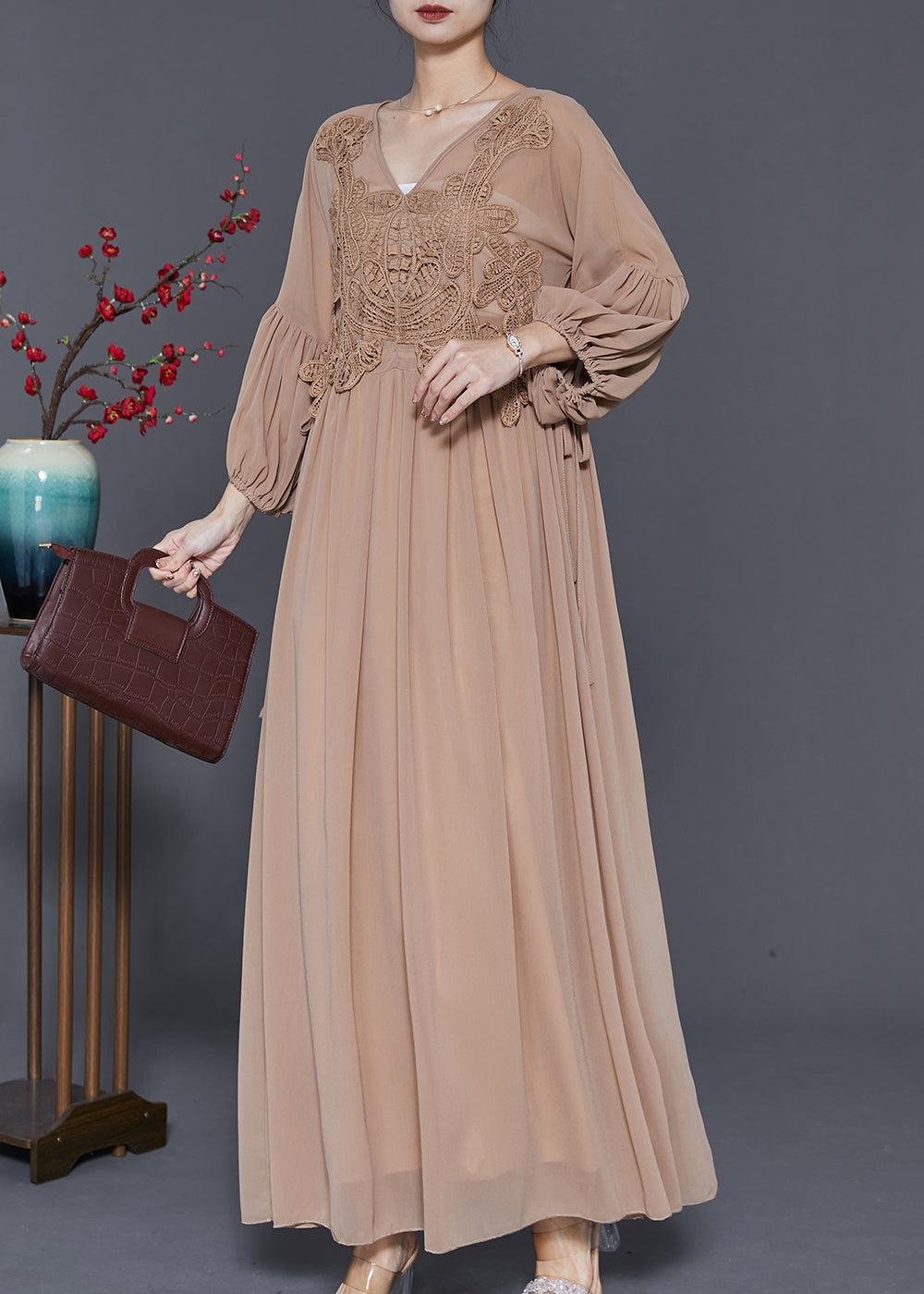 Well Tailored Dress with a Graceful Silhouette