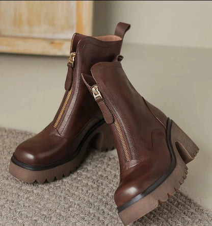 Polished Boots with an Effortless Classic Look