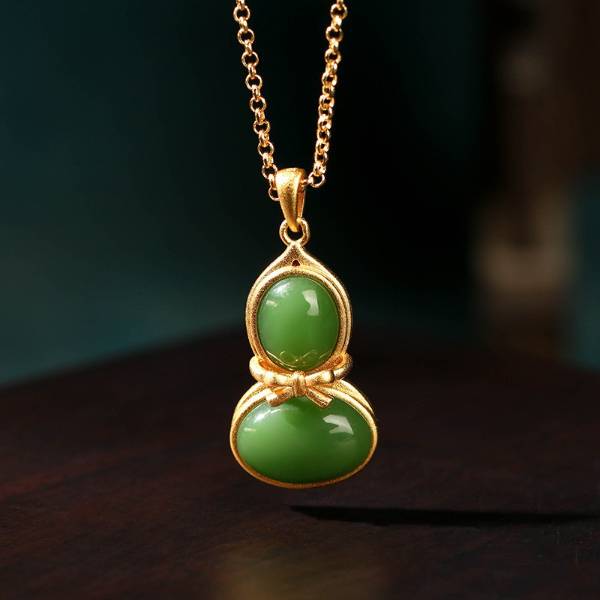 Polished Garment with an Effortless Classic Look