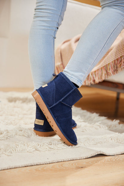 Beautifully Finished Boots in a Timeless Design