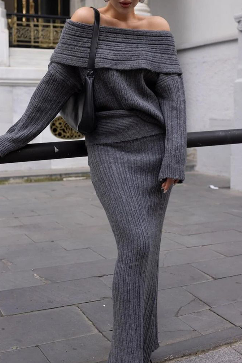 Effortlessly Elegant Garment with a Timeless Design