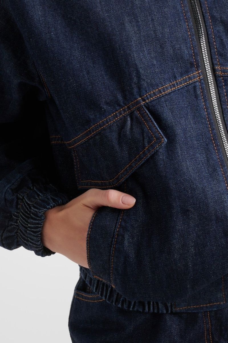 Gracefully Styled Jacket for Any Occasion