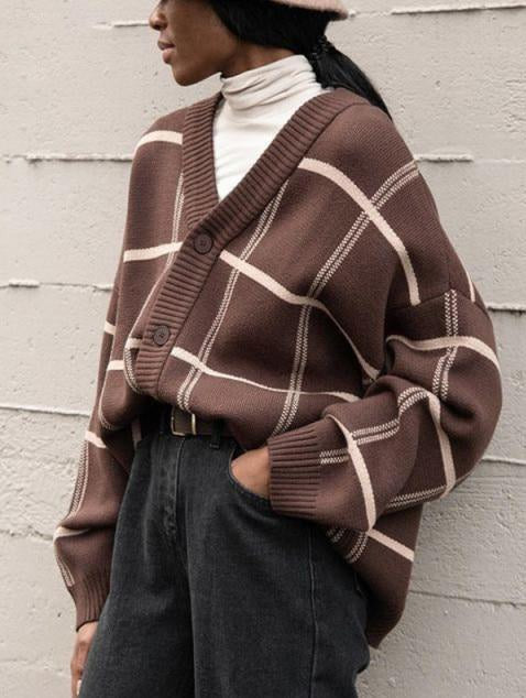 Effortlessly Elegant Cardigan with a Timeless Design
