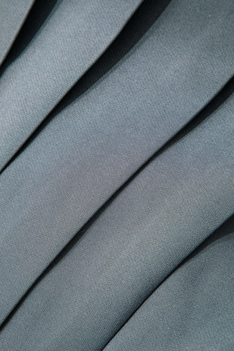 Sophisticated Garment with a Clean Classic Look