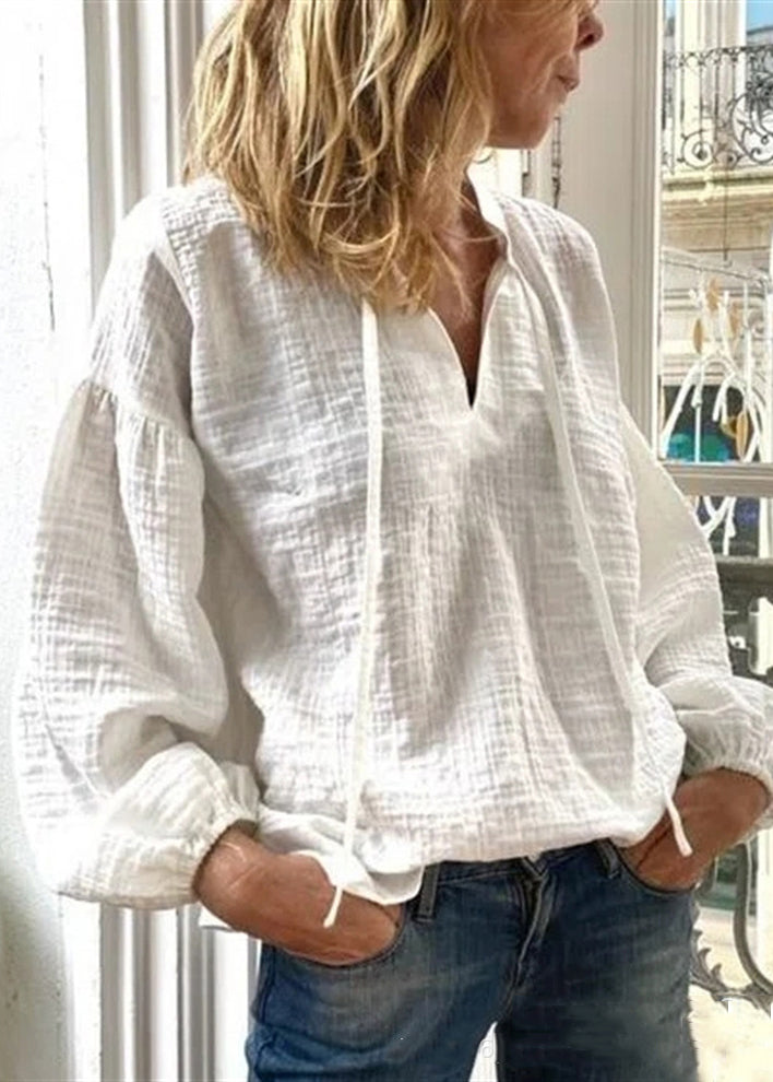 Sophisticated Blouse with a Clean Classic Look