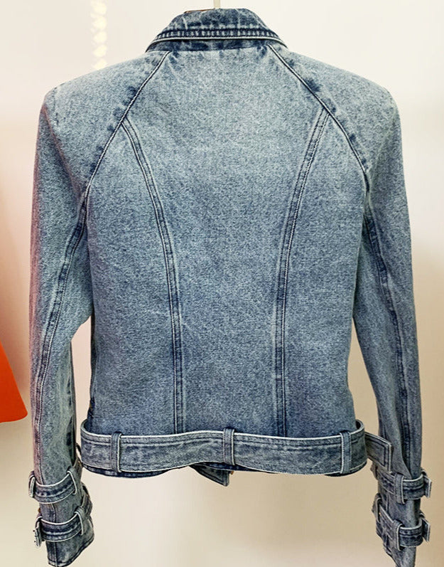 Sophisticated Garment with a Clean Classic Look