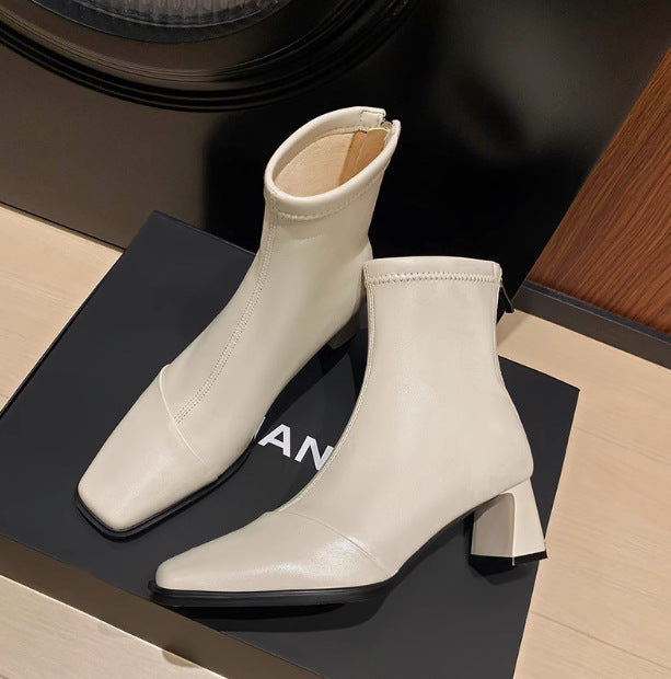 Classic Vintage Heels with a Flattering Fit