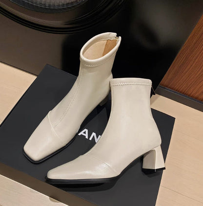 Classic Vintage Heels with a Flattering Fit