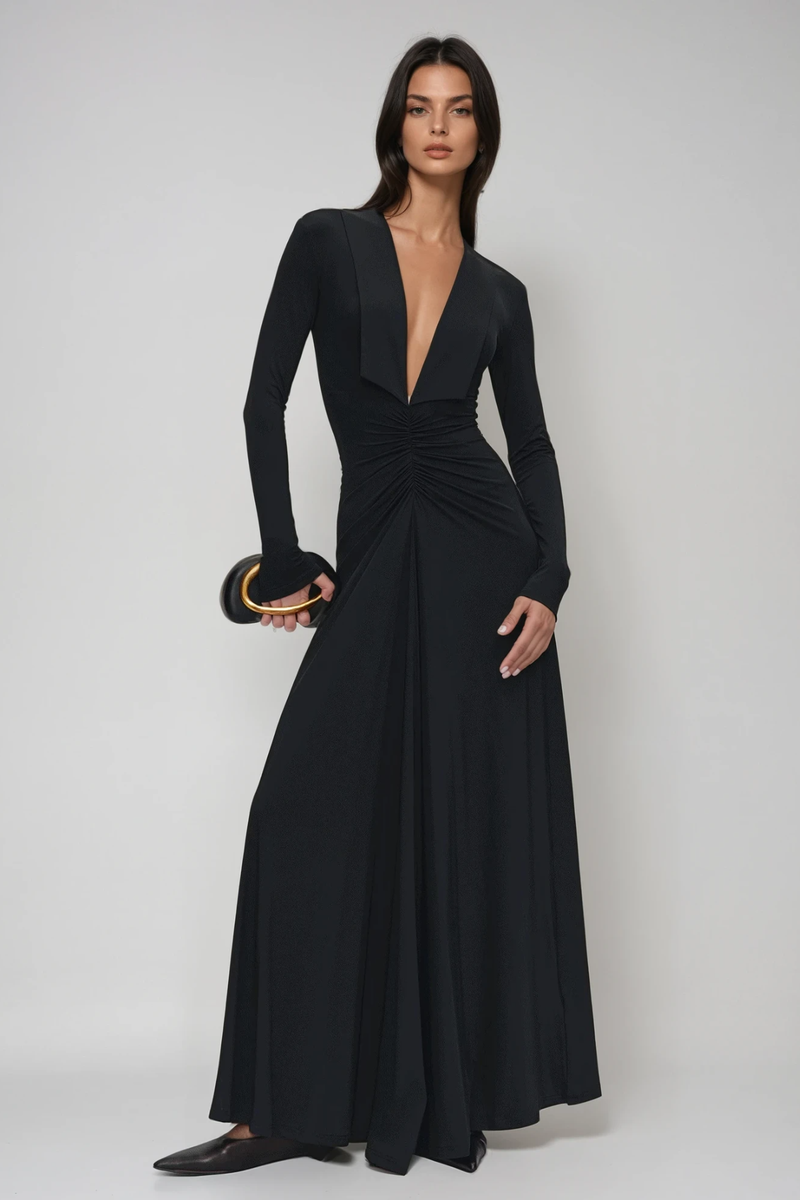 Well Tailored Dress with a Graceful Silhouette