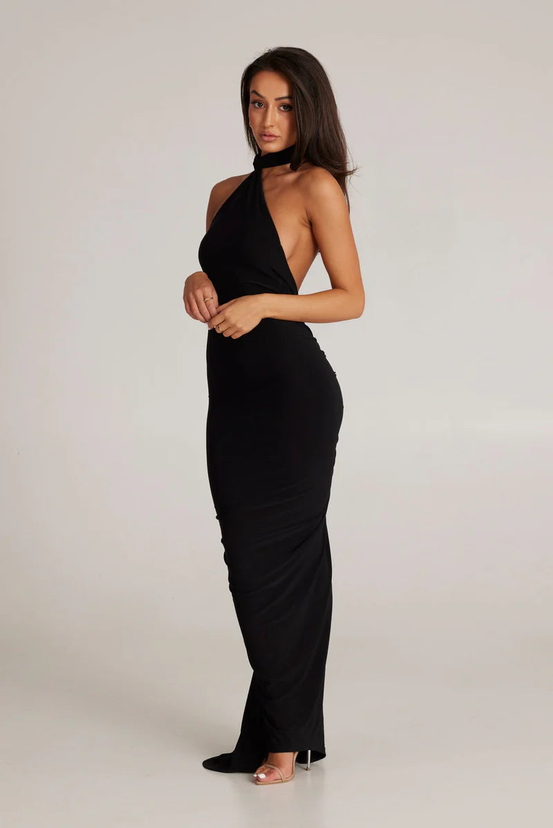 Well Tailored Garment with a Graceful Silhouette