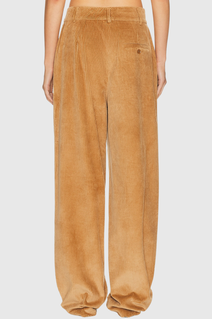 Sophisticated Trousers with a Clean Classic Look