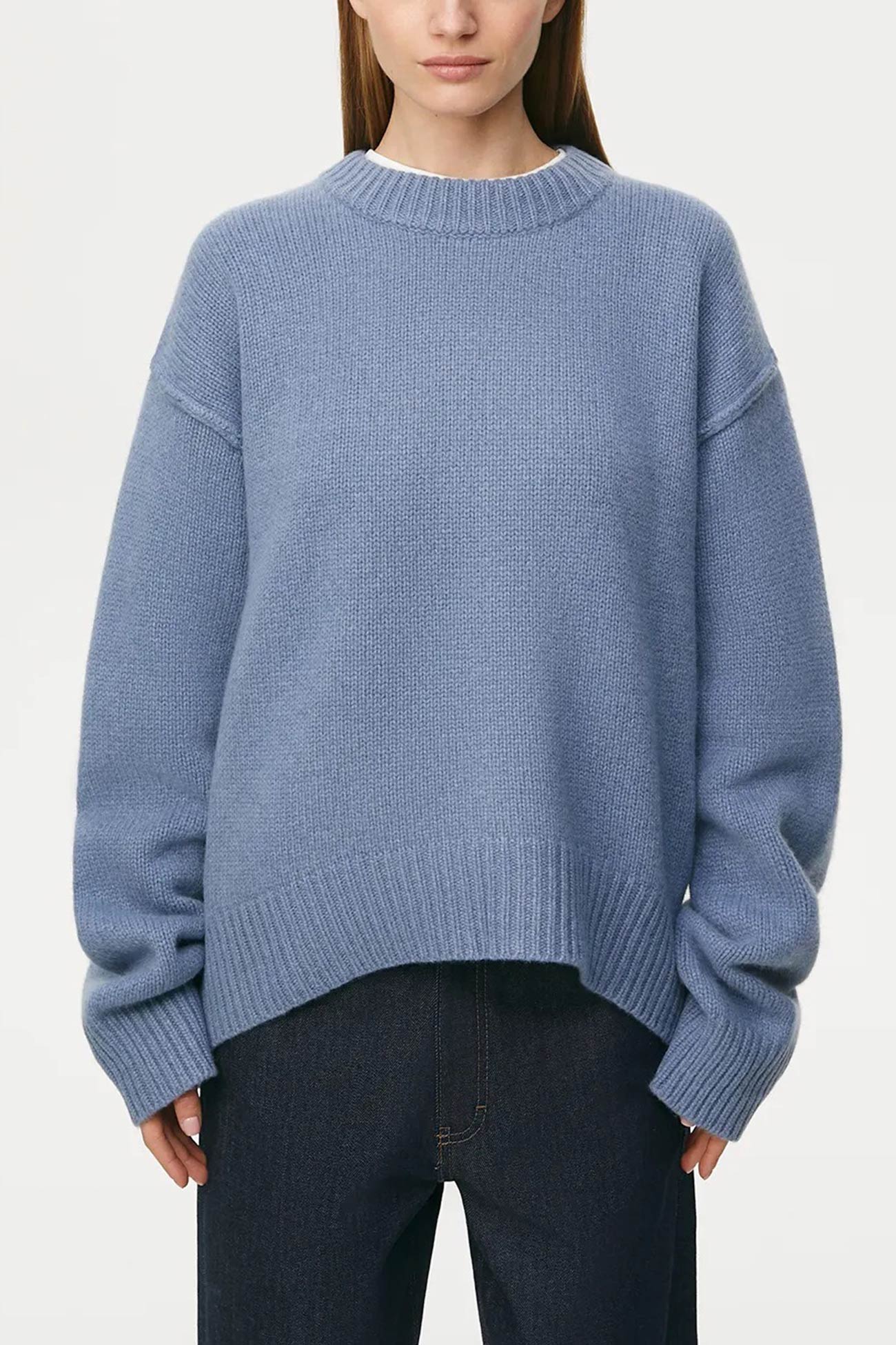 Well Tailored Sweater with a Graceful Silhouette