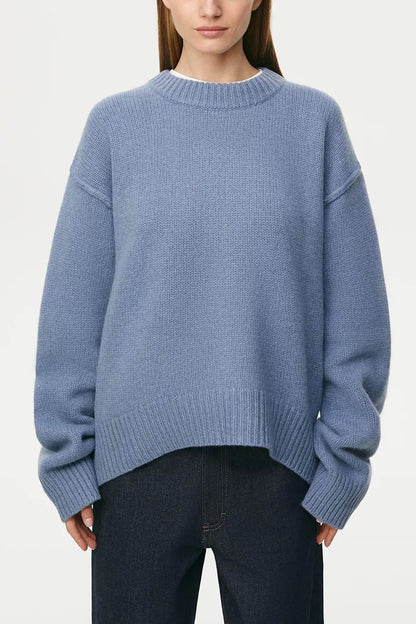 Well Tailored Sweater with a Graceful Silhouette