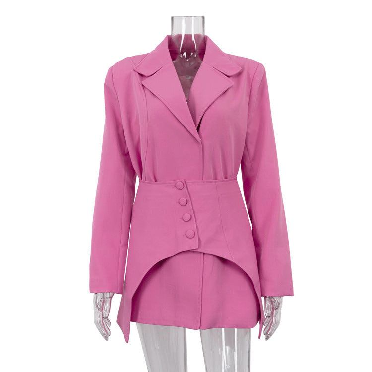 Well Tailored Coat with a Graceful Silhouette