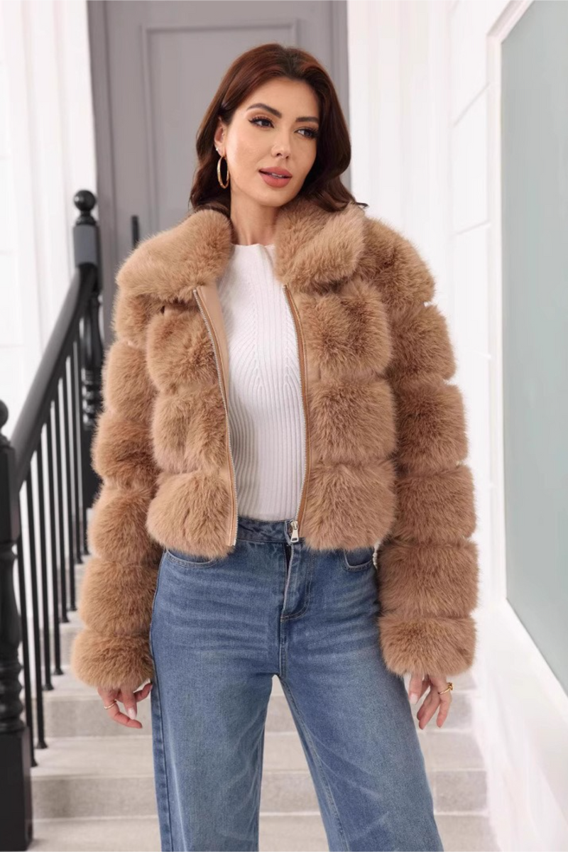 Beautifully Finished Coat in a Timeless Design