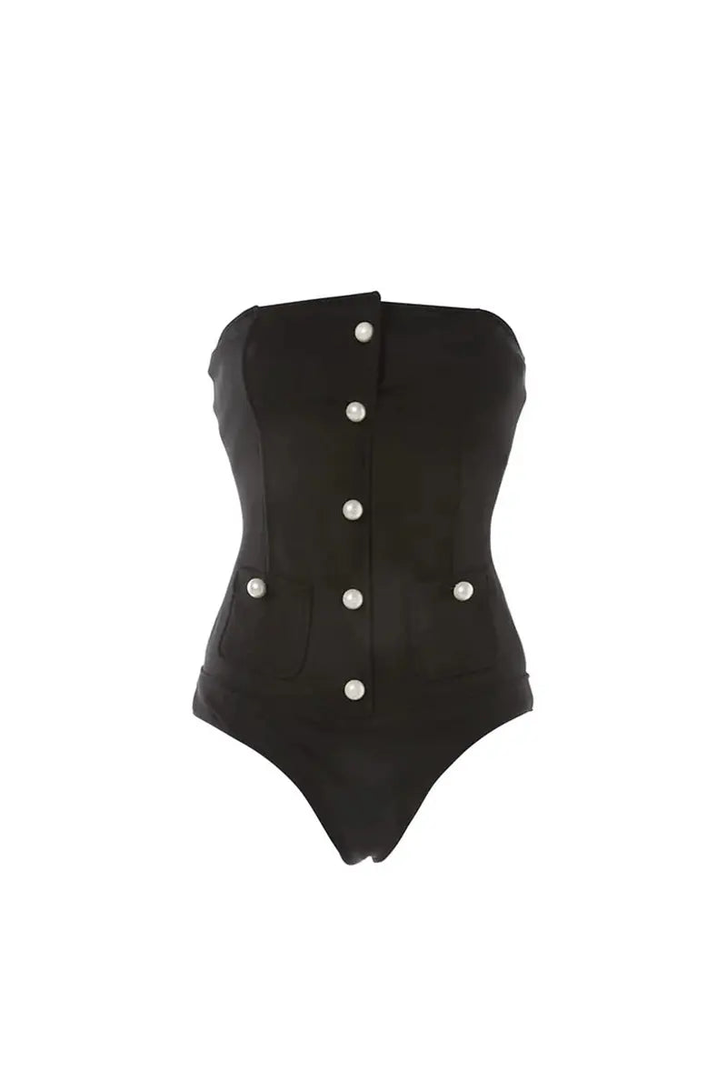 Well Tailored Swimsuit with a Graceful Silhouette