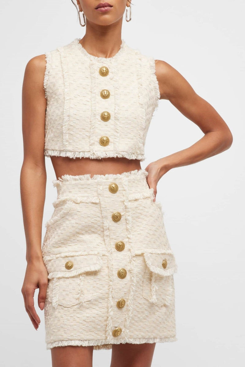 Beautifully Finished Top in a Timeless Design