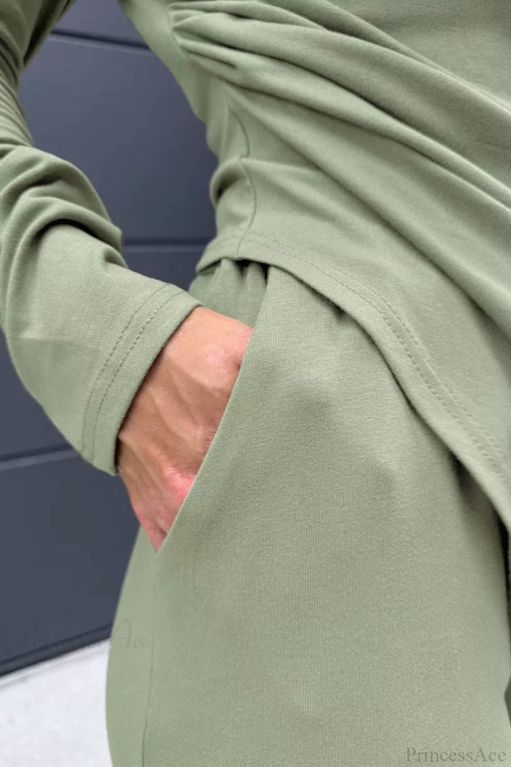 Effortlessly Elegant Garment with a Timeless Design