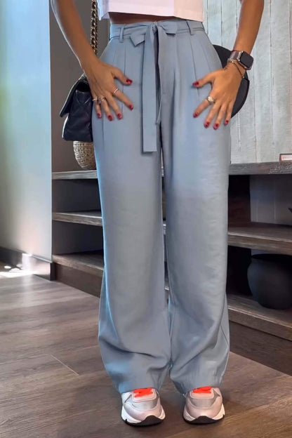 Classic Vintage Trousers with a Flattering Fit